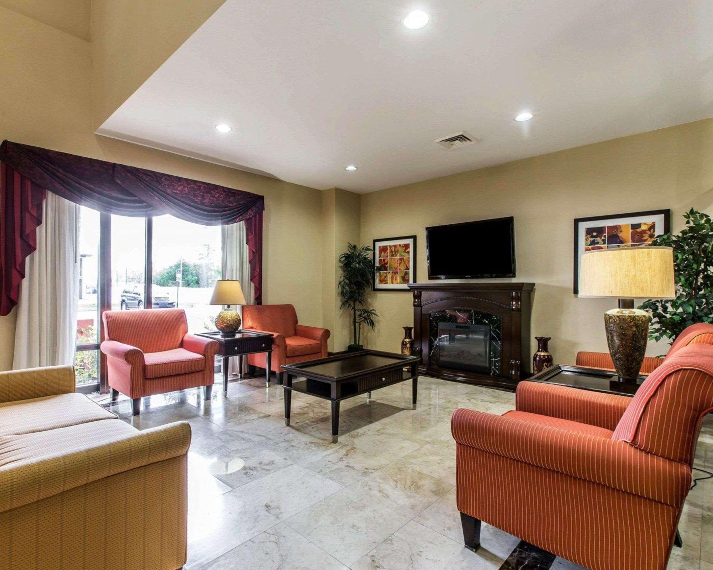 Comfort Suites Waycross Buitenkant foto