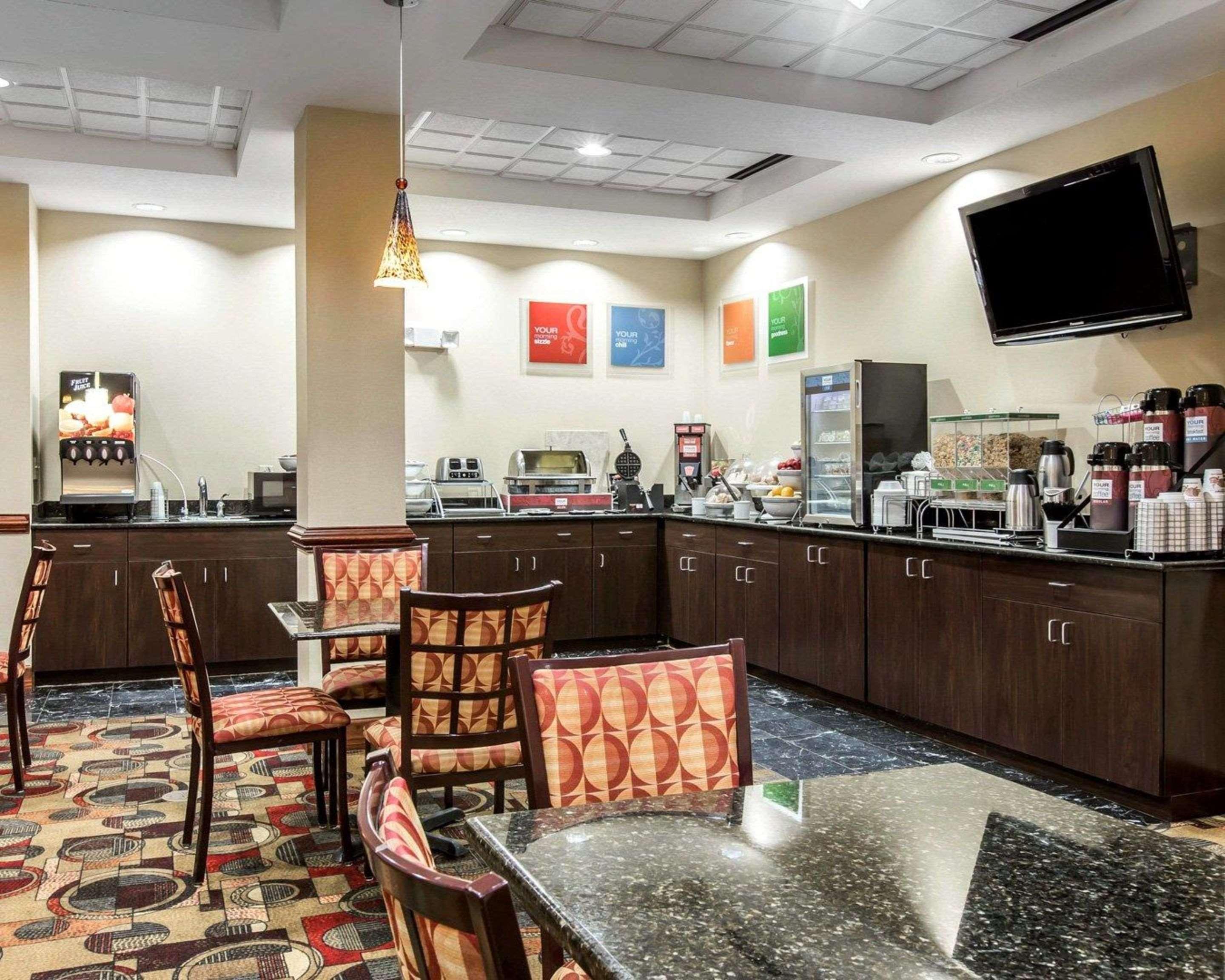 Comfort Suites Waycross Buitenkant foto
