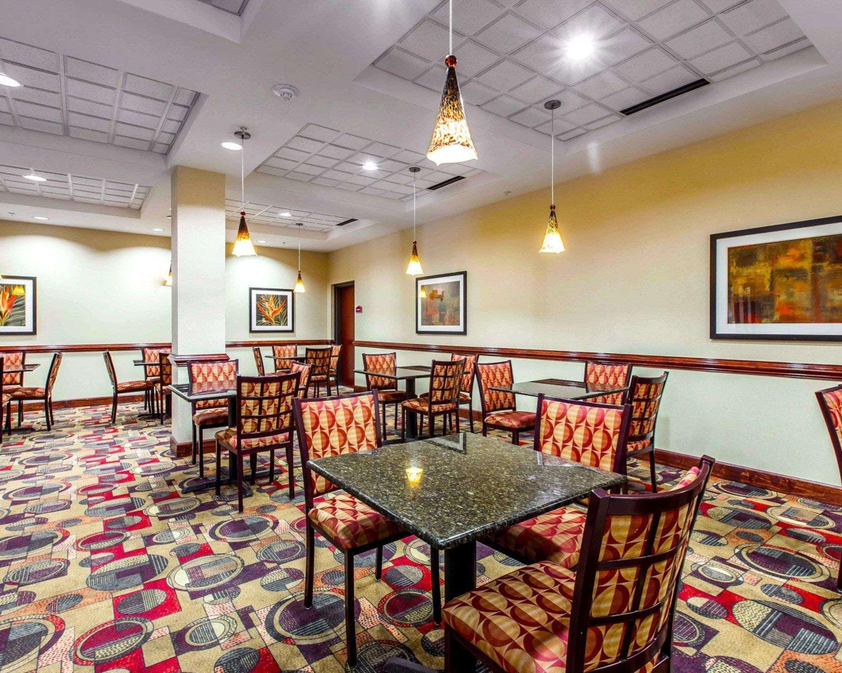 Comfort Suites Waycross Buitenkant foto