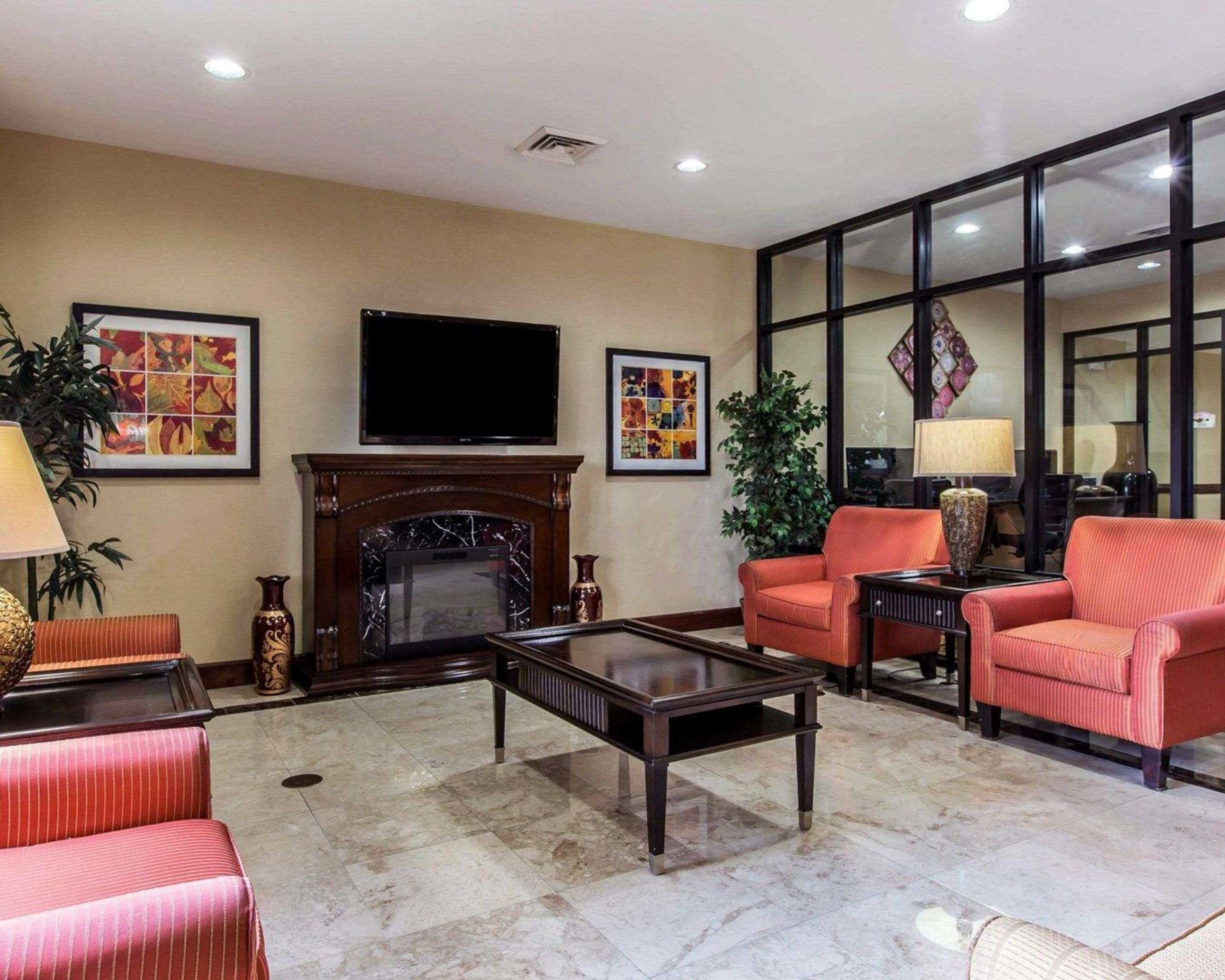Comfort Suites Waycross Buitenkant foto